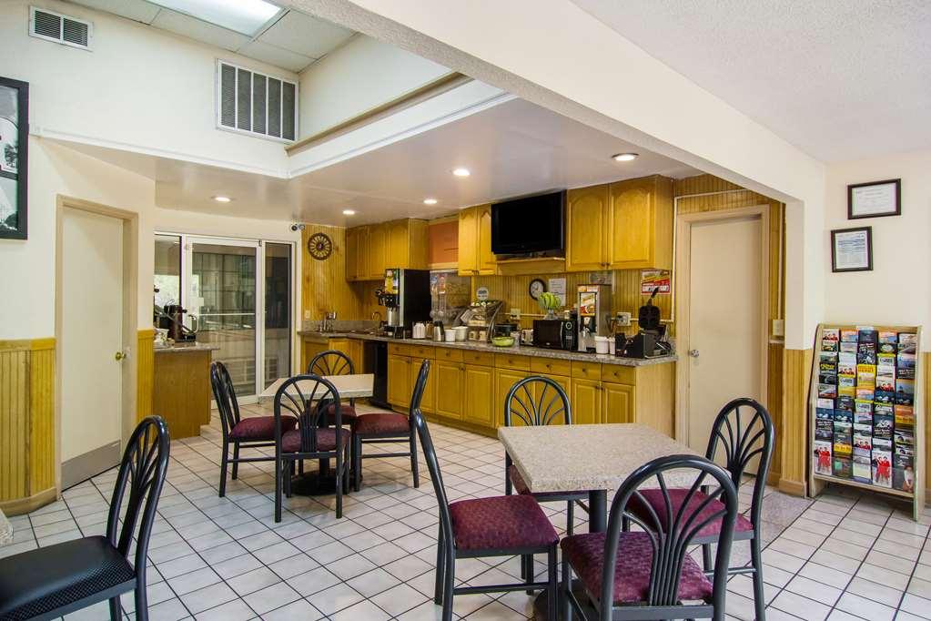 Americas Best Value Inn Darien Kültér fotó