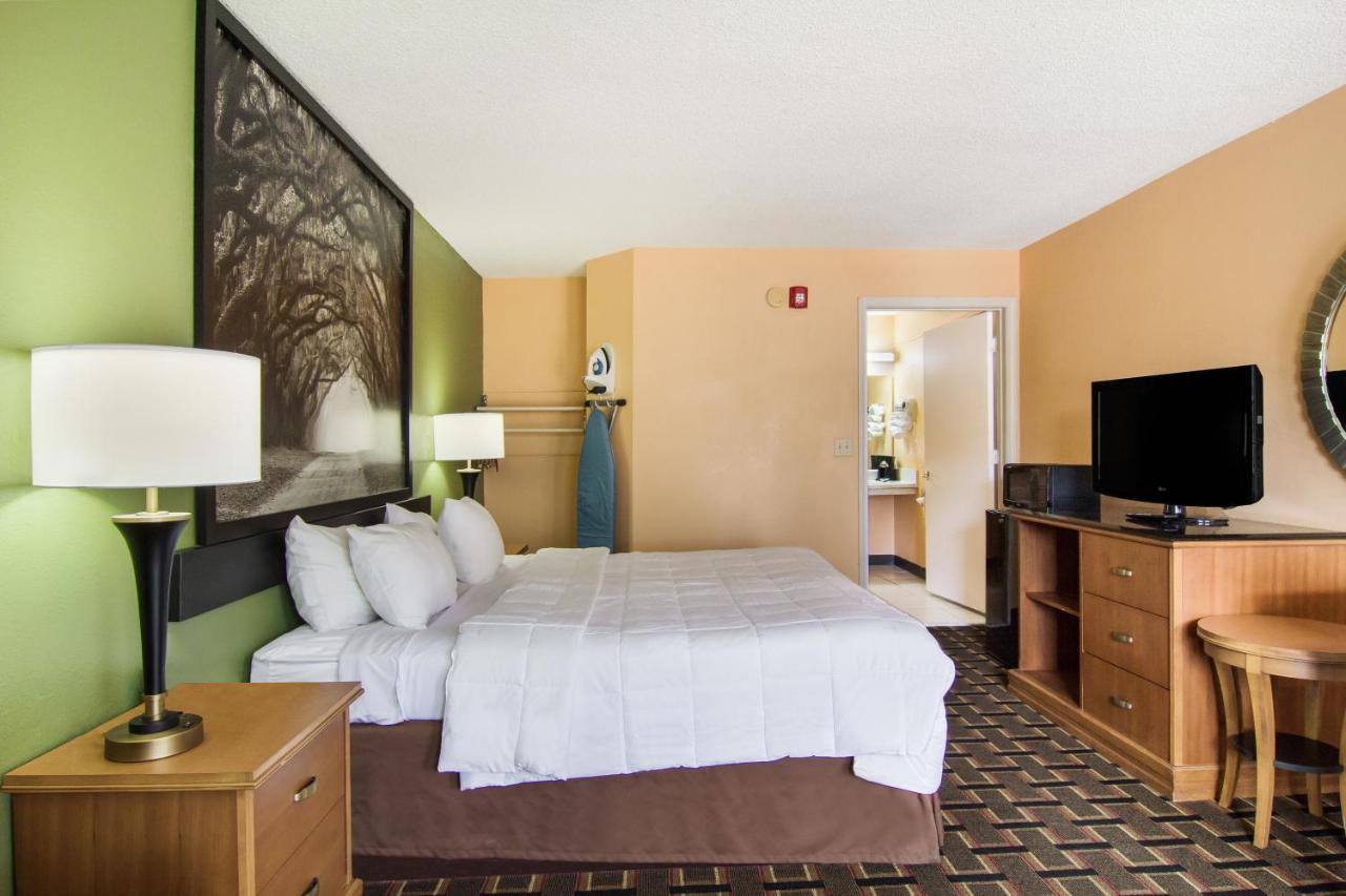 Americas Best Value Inn Darien Kültér fotó