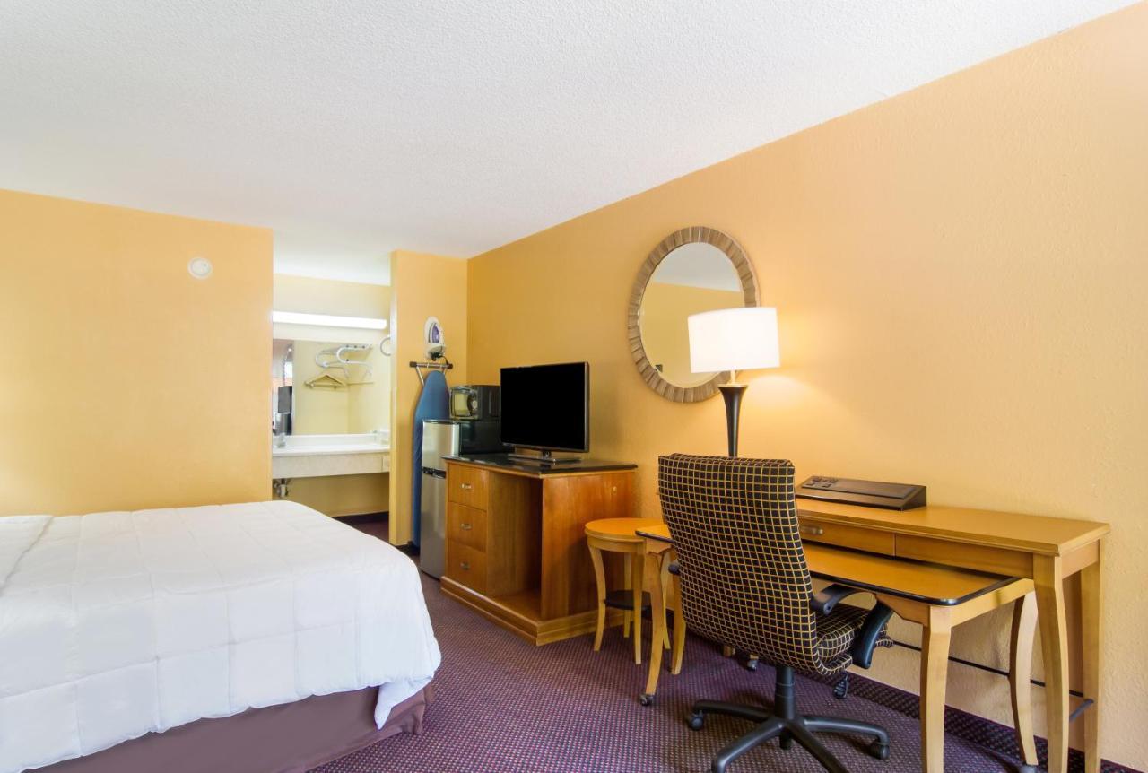 Americas Best Value Inn Darien Kültér fotó
